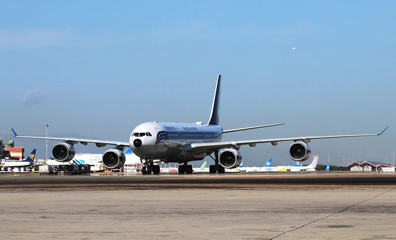 Con sus 67,90 metros de longitud el A340 matricula , es la mayor aeronave de la RTAF. Foto: Julio Maz Gutirrez